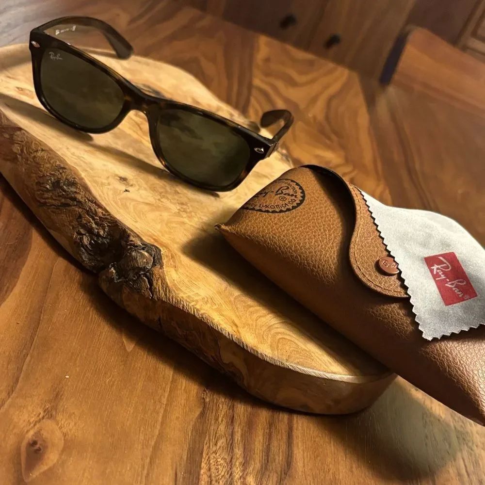 Ray-Ban New Wayfarer Tortoise Shell Sunglasses